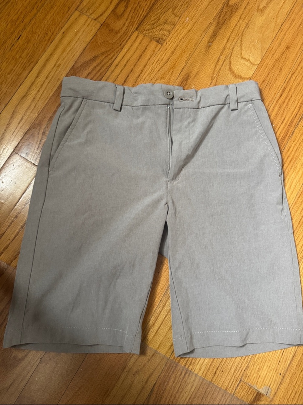 Vineyard Vines boys grey performance shorts size 14